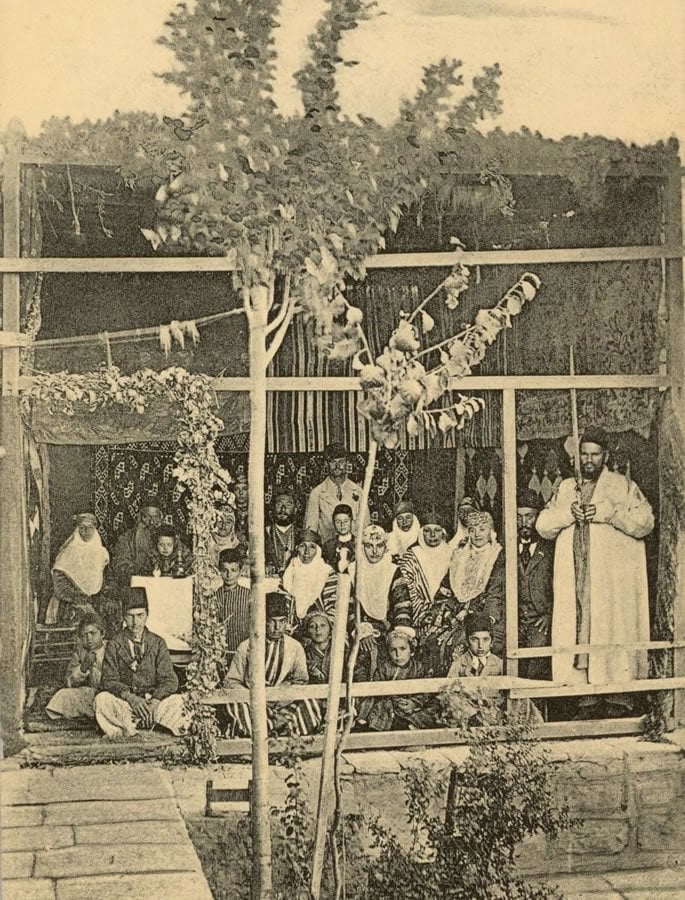 A sukkah in Bukhara, c.1900. - Yosef and Margit Hoffman Judaica postcard collection, Folklore Research Center, Mendel Institute of Jewish Studies, Hebrew University.